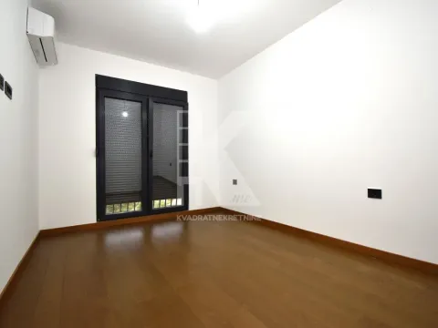 Rent, office space, 49m², Ljubović, Podgorica - image 10