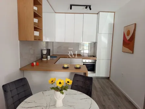 Rent, one bedroom apartment, 50m², Sutvara, Kotor - image 10