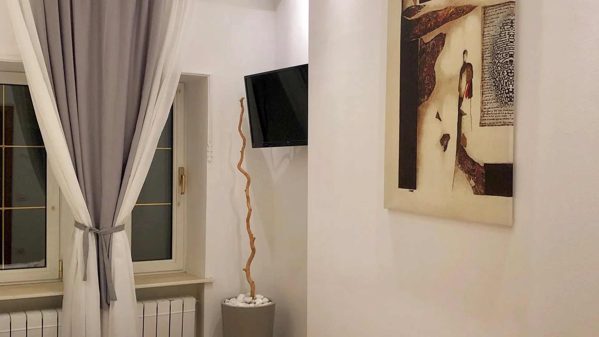 Izdavanje, trosoban stan, 105m², Stari grad, Novi Sad