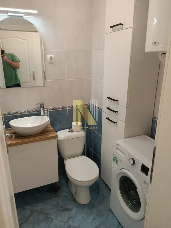 Izdavanje, dvosoban stan, 53m², Adamovićevo Naselje, Novi Sad Sve Podlokacije