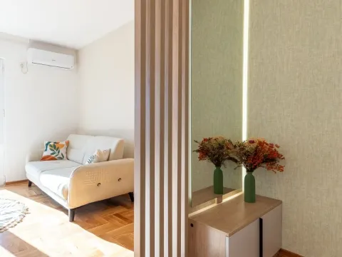 Izdavanje, dvosoban stan, 50m², Bečići, Budva - image 4