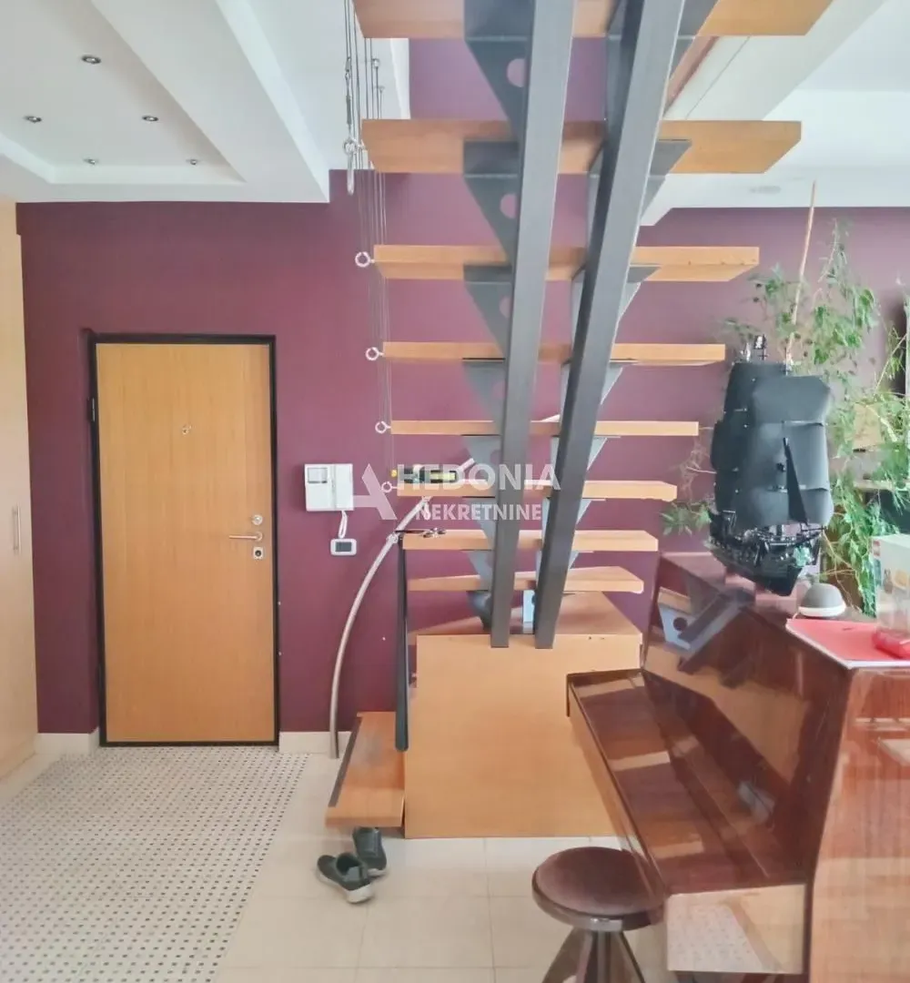 Sale, apartment, 217m², Banjica, Voždovac Sve Podlokacije