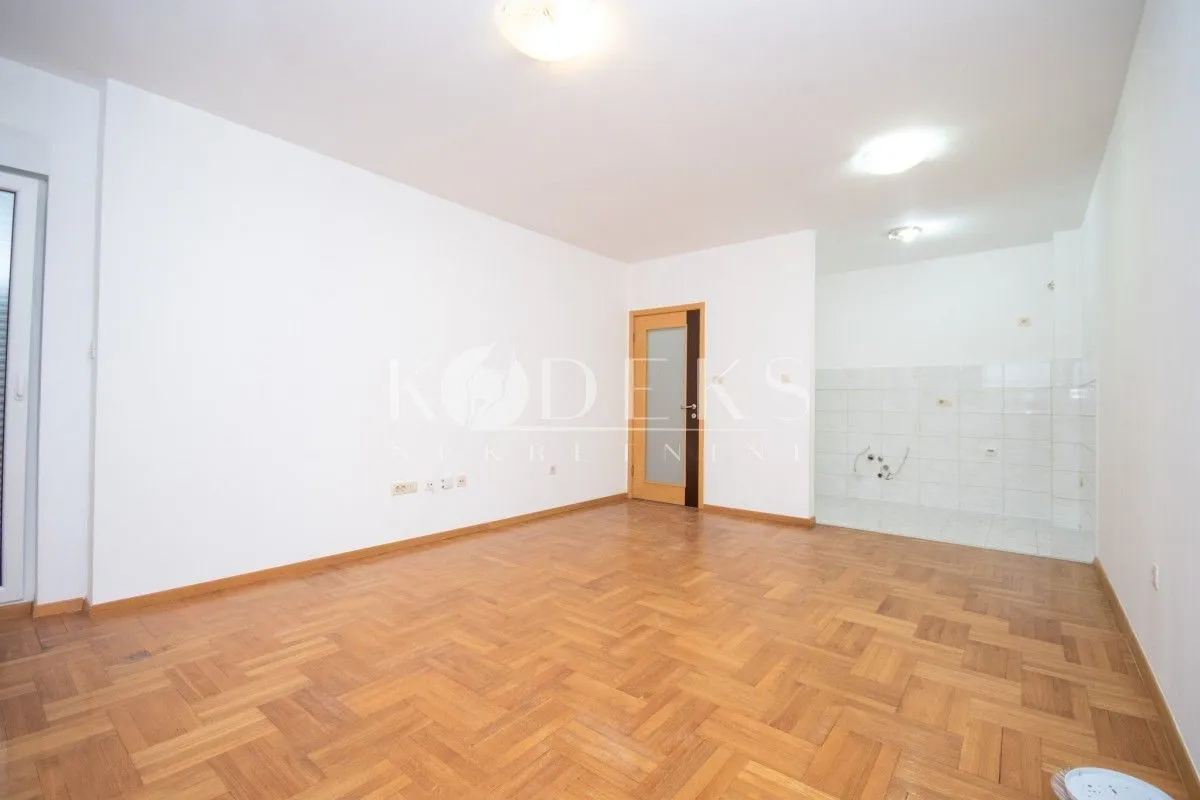 Rent, one bedroom apartment, 50m², Pobrežje, Podgorica
