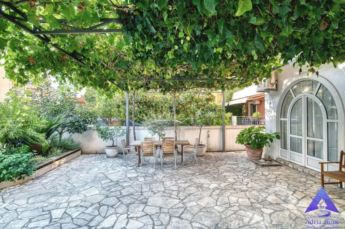 Prodaja, ugostiteljski objekat, 487m², Velji Vinogradi, Budva