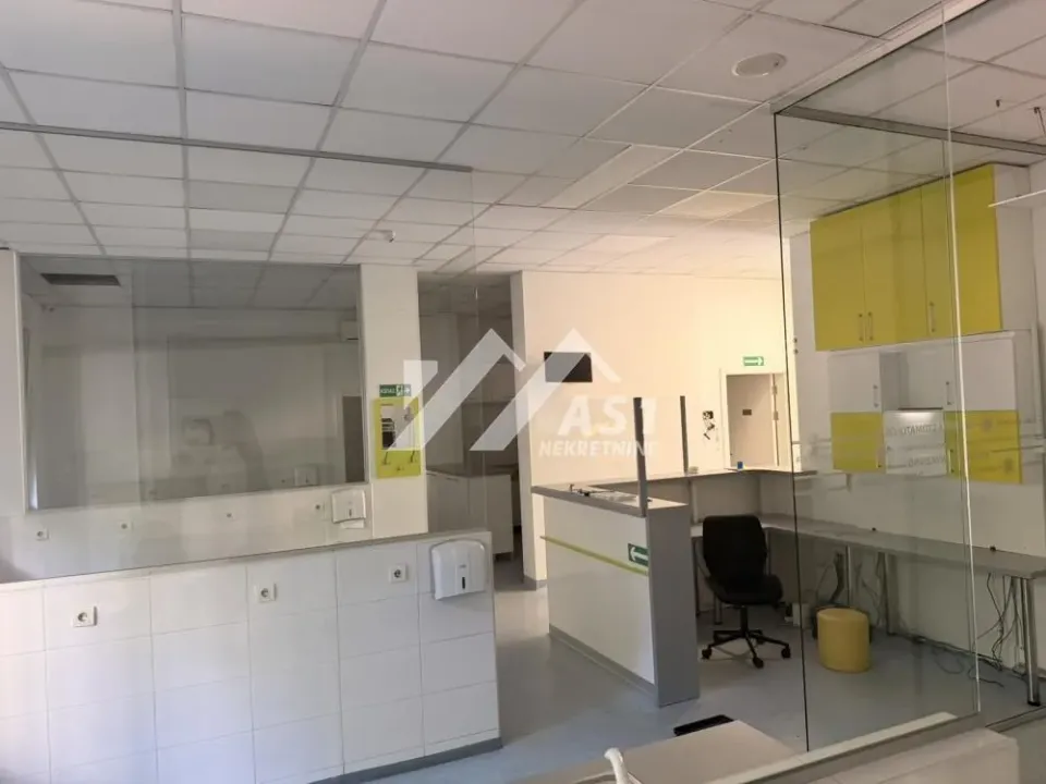 Rent, office space, 150m², Socijalno, Novi Sad Sve Podlokacije