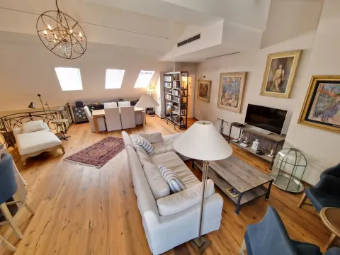 Sale, three bedroom apartment, 192m², Stari Grad, Budva - image 33