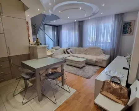 Izdavanje, četvorosoban stan, 100m², Centar, Novi Sad - image 3