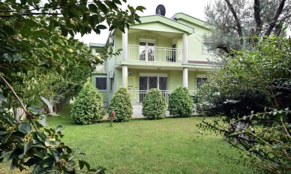 Prodaja, kuća, 200m², Podgorica, Crna Gora