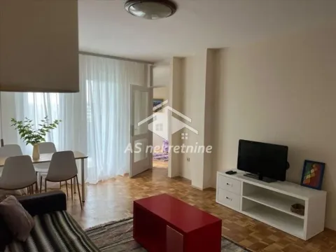Rent, three bedroom apartment, 88m², Vračar Sve Podlokacije, Beograd - image 4