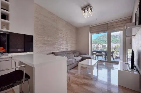 Rent, one bedroom apartment, 63m², Tre Canne, Budva - image 11