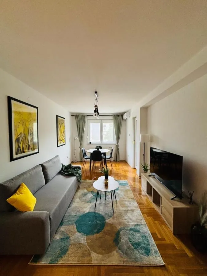 Izdavanje, dvosoban stan, 50m², Socijalno, Novi Sad Sve Podlokacije