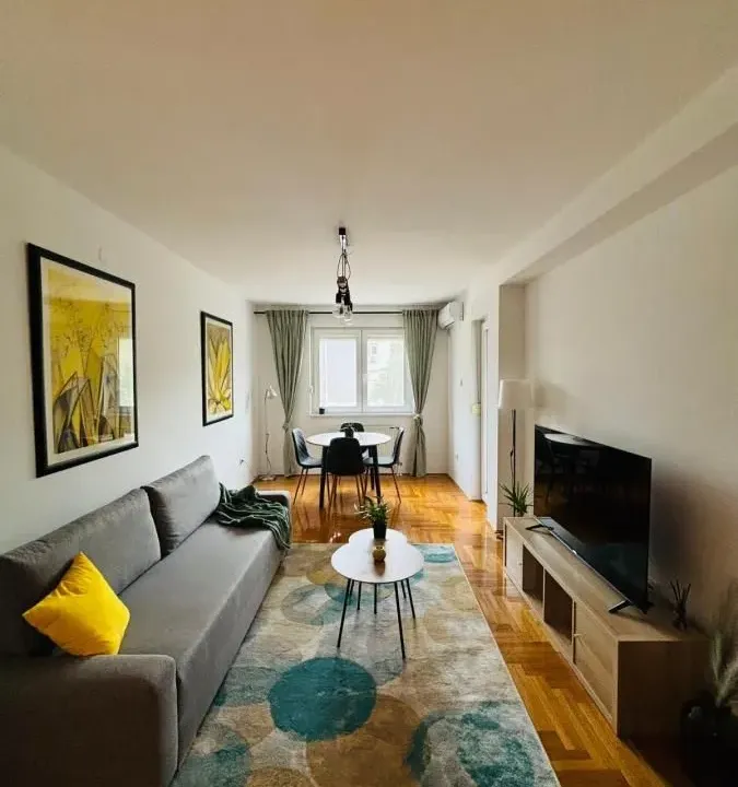 Izdavanje, dvosoban stan, 50m², Socijalno, Novi Sad Sve Podlokacije