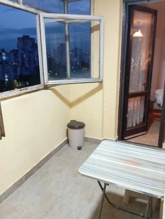 Izdavanje, dvosoban stan, 67m², Blok 6, Podgorica