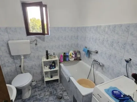 Izdavanje, kuća, 70m², Petrovaradin, Novi Sad - image 14
