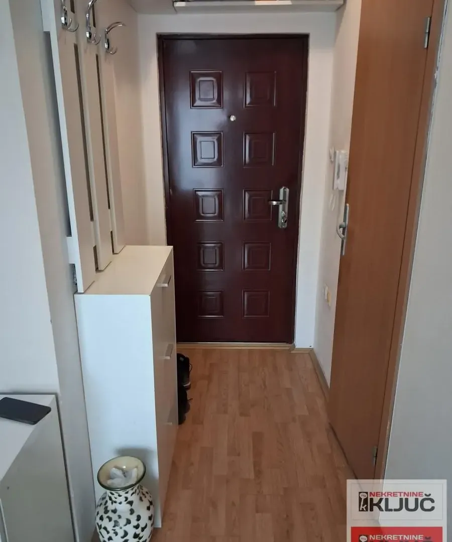 Prodaja, jednosoban stan, 31m², Bulevar patrijarha Pavla, Novi Sad Sve Podlokacije