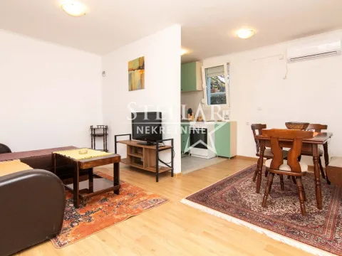 Rent, one bedroom apartment, 42m², Malo Brdo, Podgorica - image 1