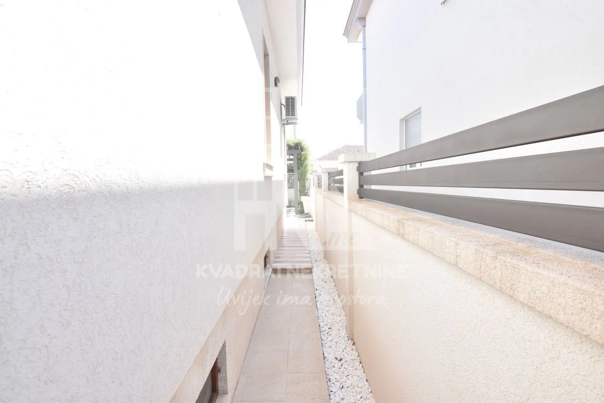 Prodaja, kuća, 170m², Gornja Gorica, Podgorica