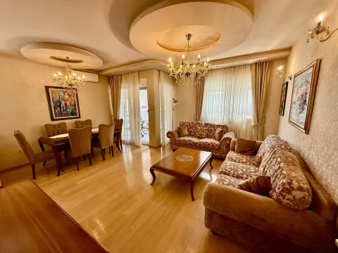 Izdavanje, trosoban stan, 100m², City Kvart, Podgorica - image 3