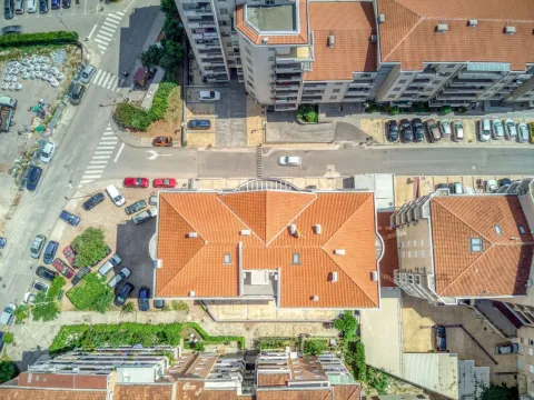 Prodaja, četvorosoban stan, 188m², Budva, Crna Gora - image 18