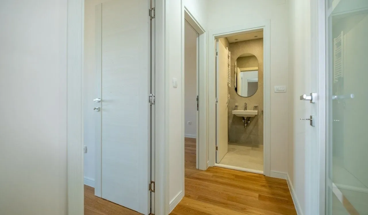 Izdavanje, dvosoban stan, 72m², Central Point, Podgorica