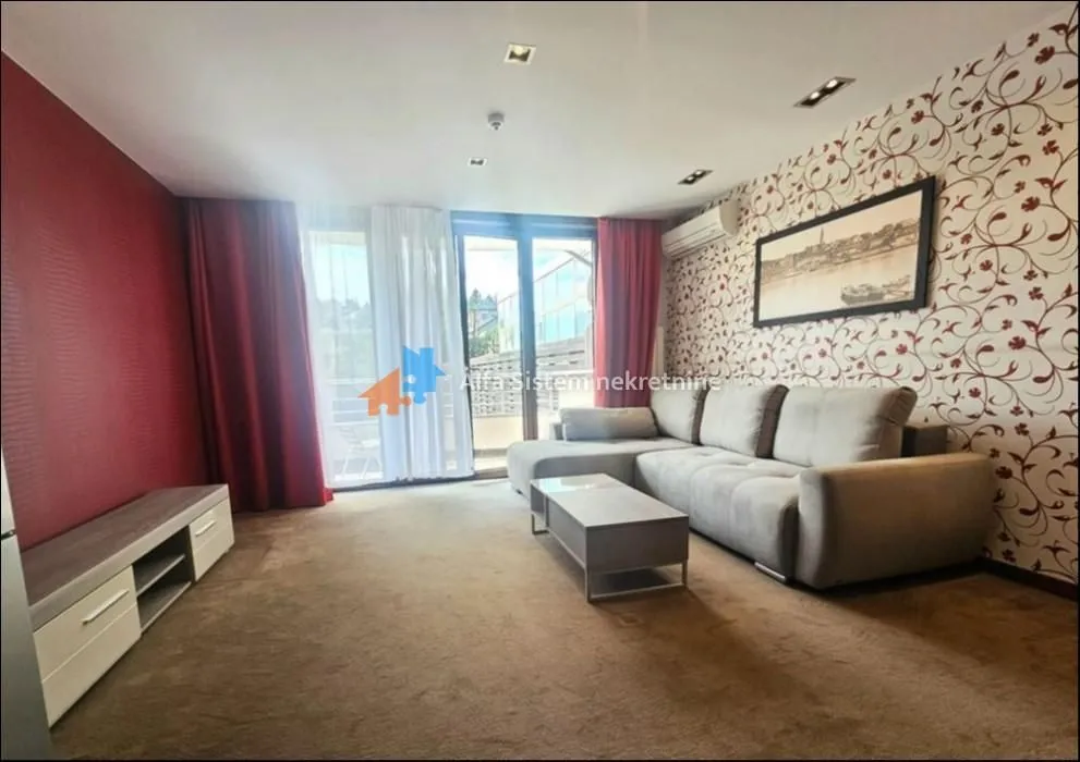 Izdavanje, četvorosoban stan, 160m², Savski Venac, Beograd