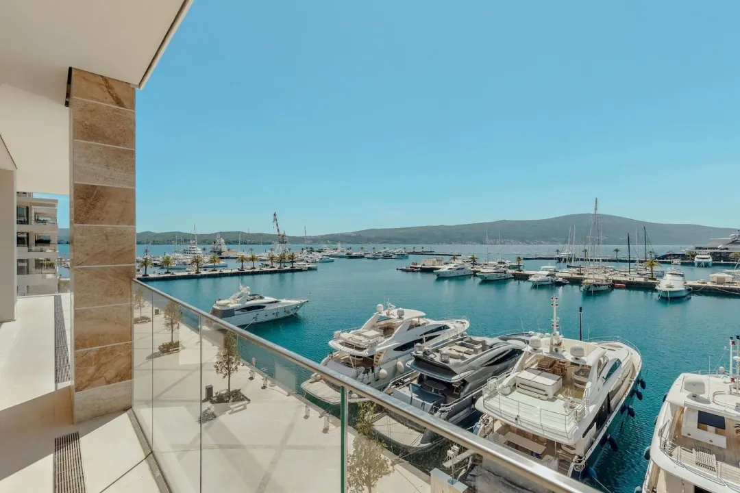 Sale, three bedroom apartment, 220m², Porto Montenegro, Tivat