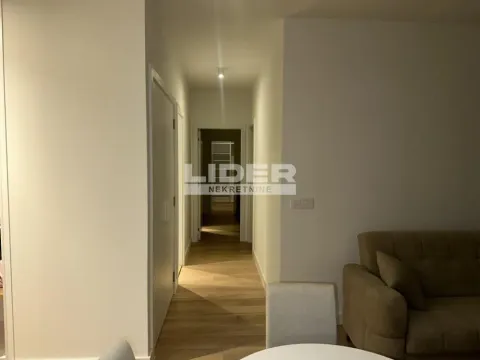 Izdavanje, trosoban stan, 86m², Savski Venac, Beograd - image 5