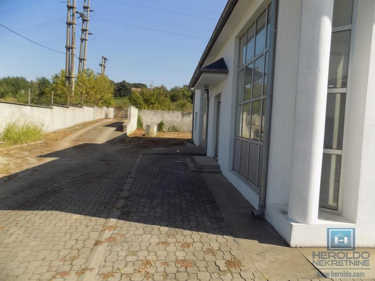 Izdavanje, poslovni prostor, 154m², Paraćin, Srbija