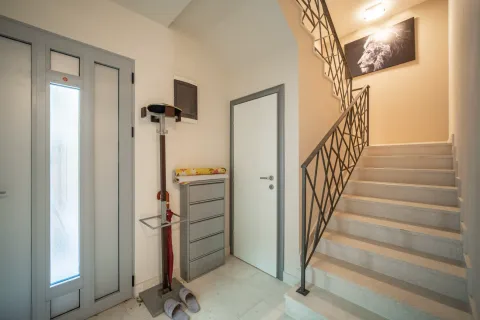 Prodaja, kuća, 484m², Stoliv, Kotor - image 9