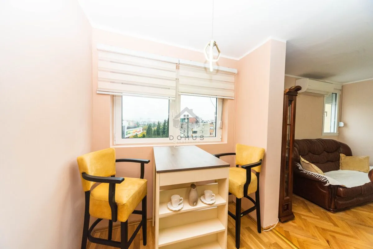 Izdavanje, dvosoban stan, 70m², Blok 5, Podgorica
