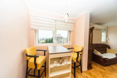 Izdavanje, dvosoban stan, 70m², Blok 5, Podgorica - image 4