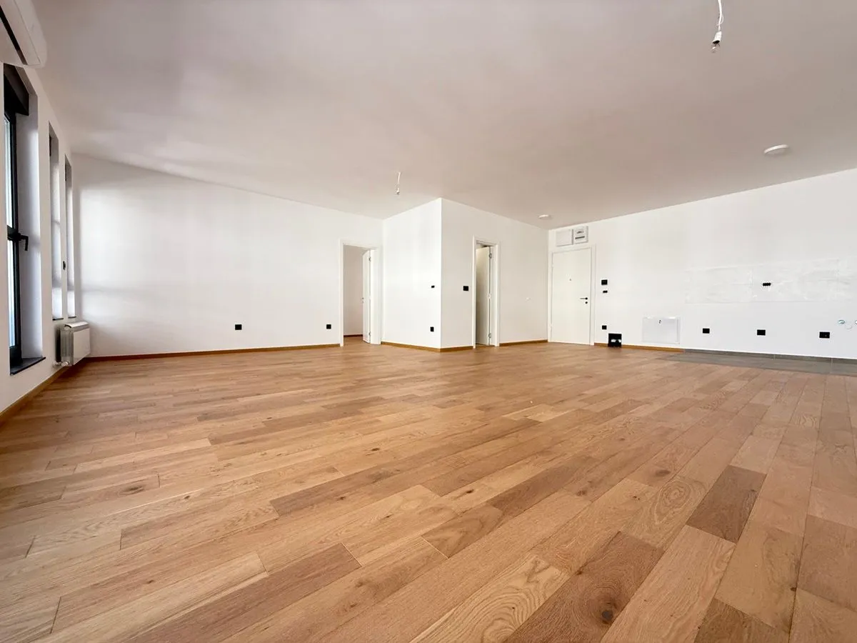 Prodaja, dvosoban stan, 88m², Hala Pionir, Palilula Sve Podlokacije