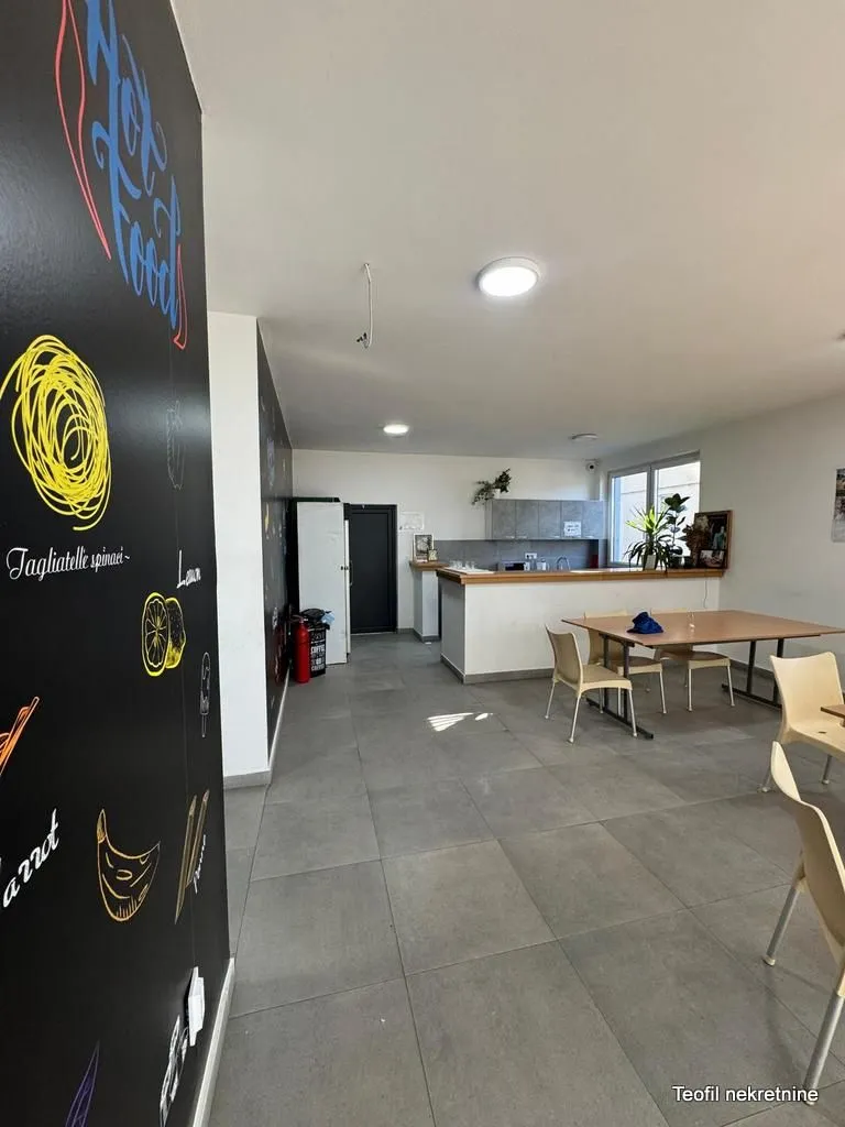 Sale, office space, 2000m², Stara Pazova, Srbija