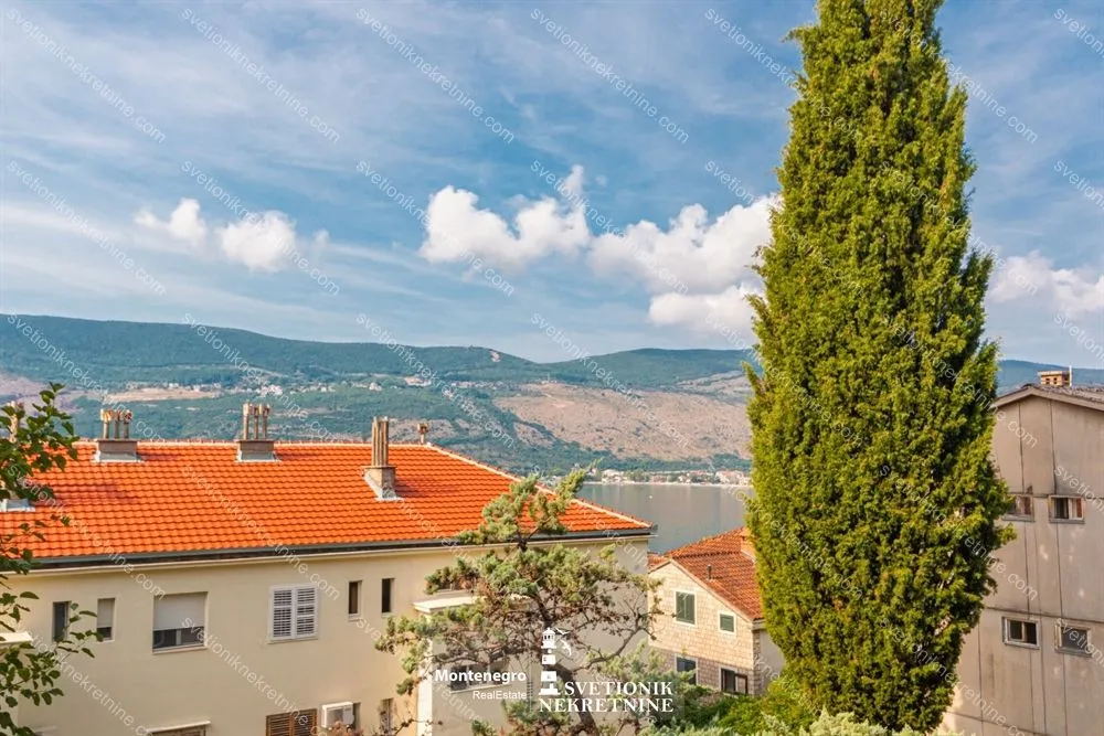 Sale, two bedroom apartment, 66m², Centar, Herceg Novi