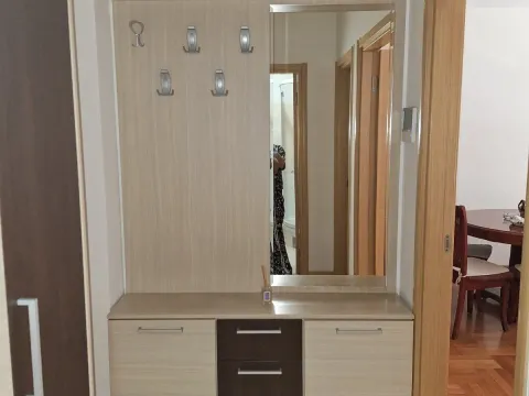 Izdavanje, dvosoban stan, 54m², Pobrežje, Podgorica - image 6