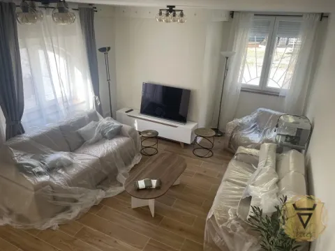 Rent, house, 120m², Slavujev Venac, Zvezdara Sve Podlokacije