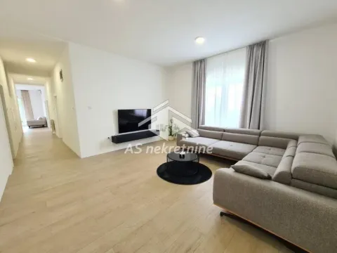 Izdavanje, stan, 240m², Savski Venac, Beograd - image 19