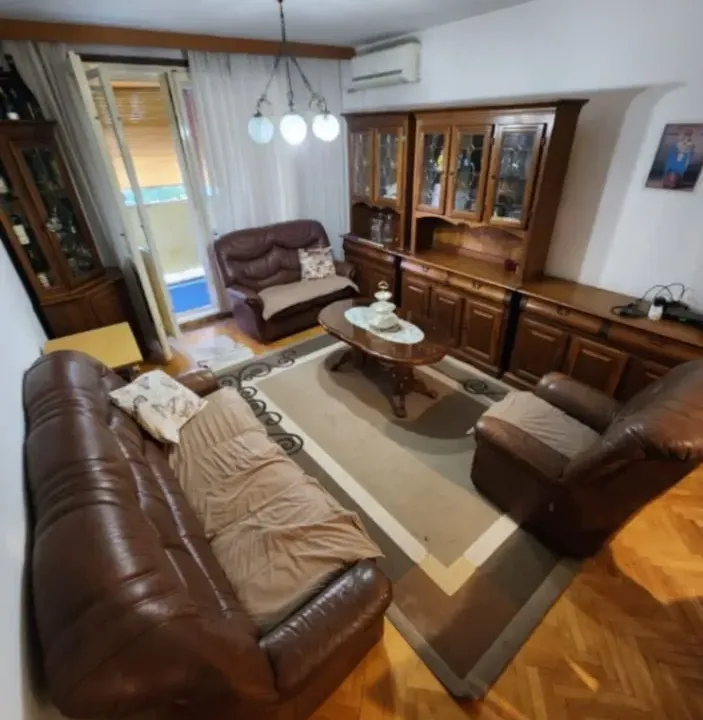Sale, apartment, 76m², Centar, Bar