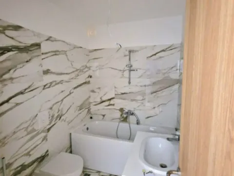 Sale, two bedroom apartment, 75m², Dobrota, Kotor - image 5