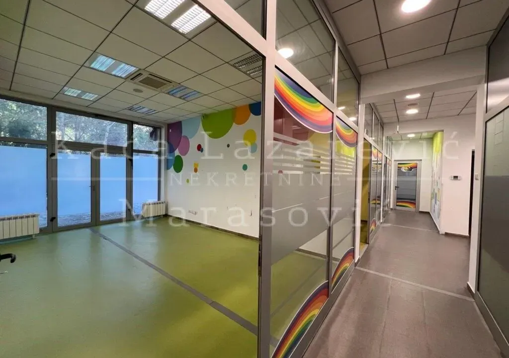Izdavanje, poslovni prostor, 387m², Novi Beograd Sve Podlokacije, Beograd
