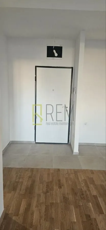 Prodaja, jednosoban stan, 45m², Stari Aerodrom, Podgorica