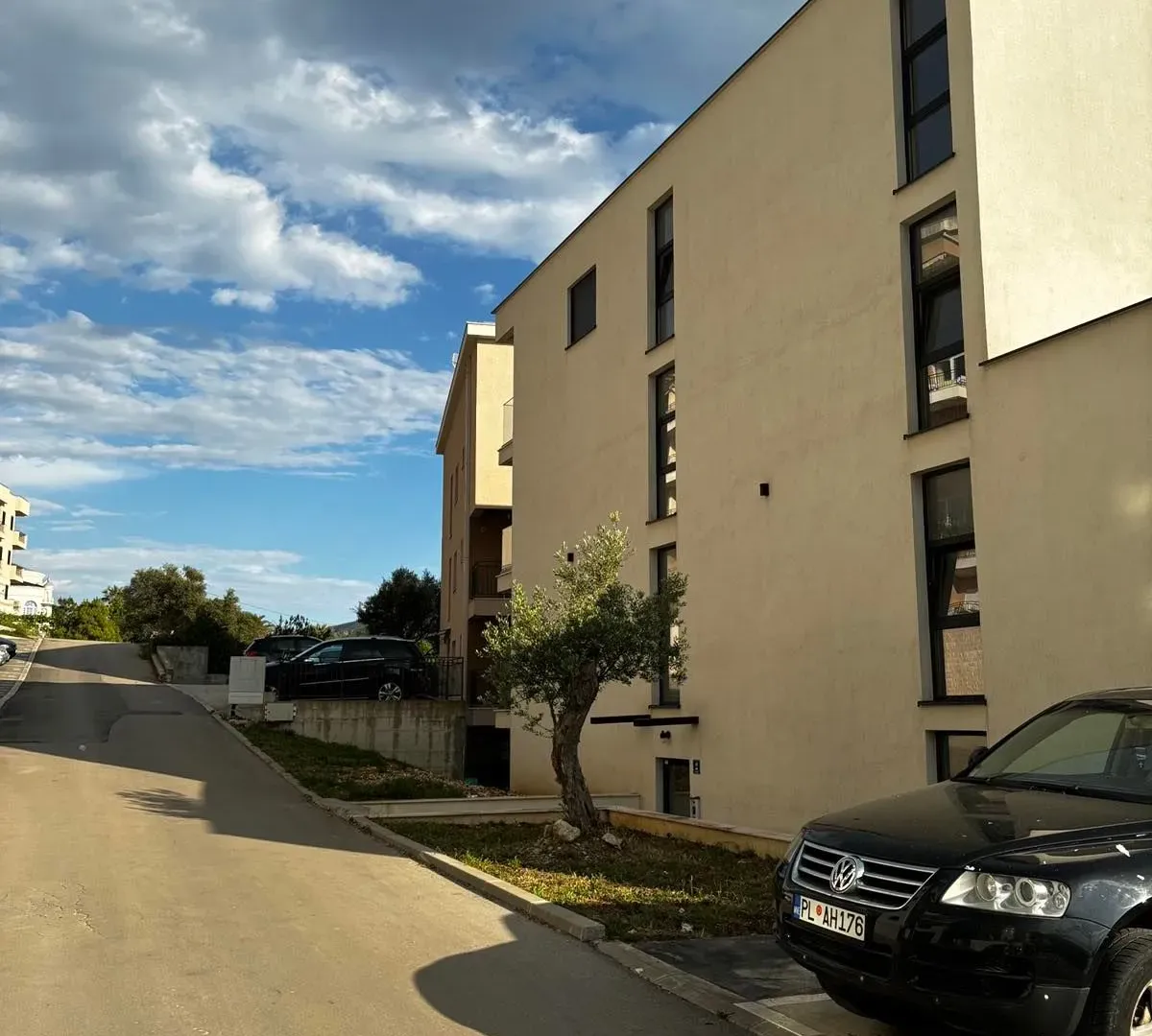 Izdavanje, jednosoban stan, 43m², Kumbor, Herceg Novi