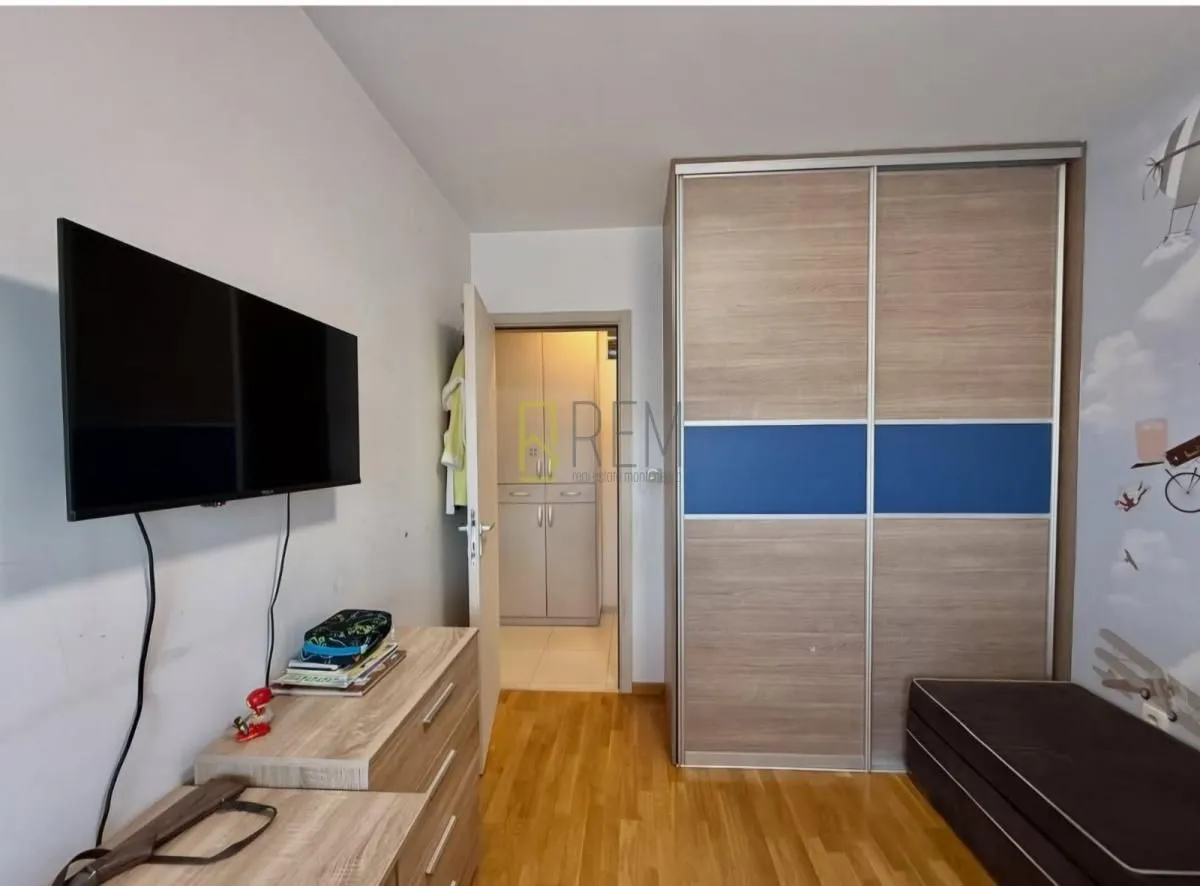Prodaja, trosoban stan, 78m², Stari Aerodrom, Podgorica