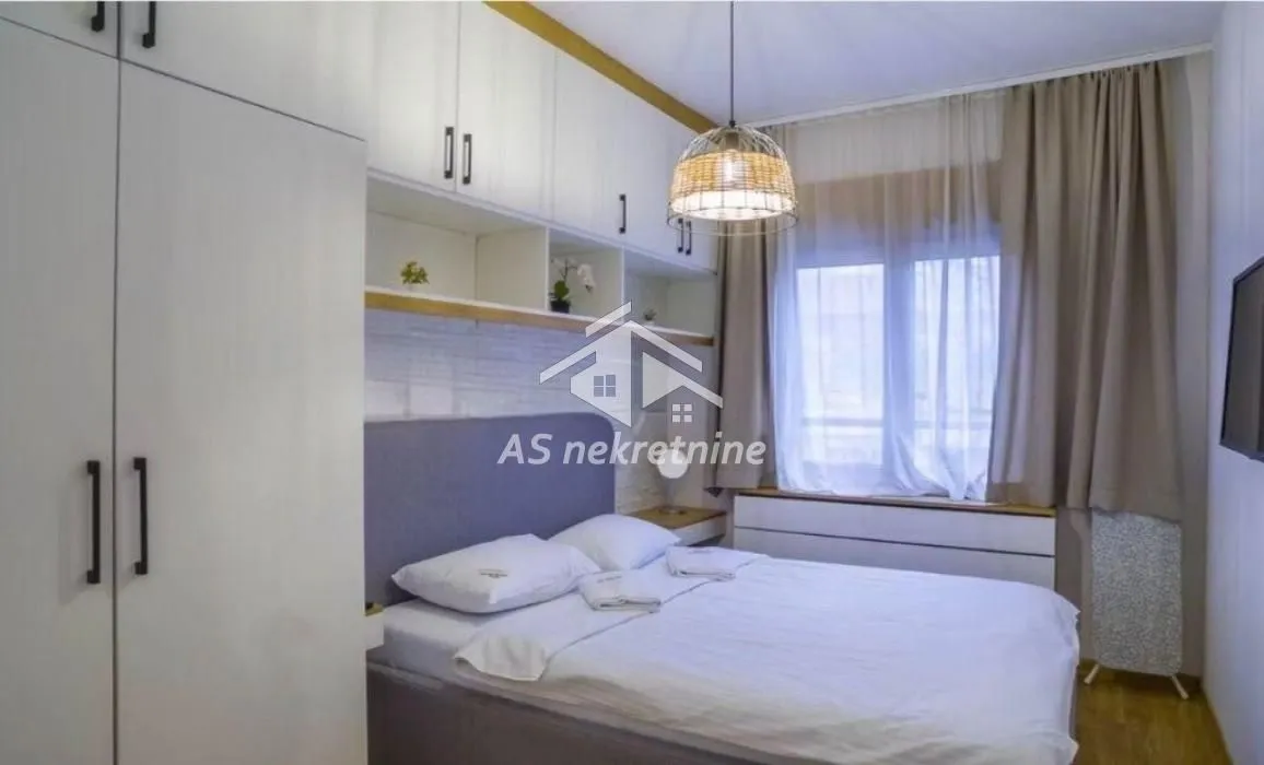 Rent, two bedroom apartment, 43m², Južni Bulevar, Vračar Sve Podlokacije