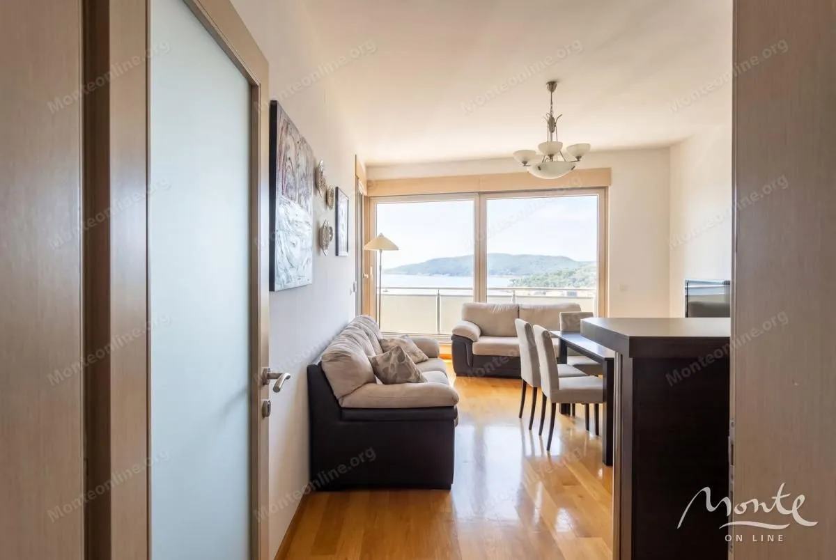 Sale, three bedroom apartment, 98m², Bečići, Budva