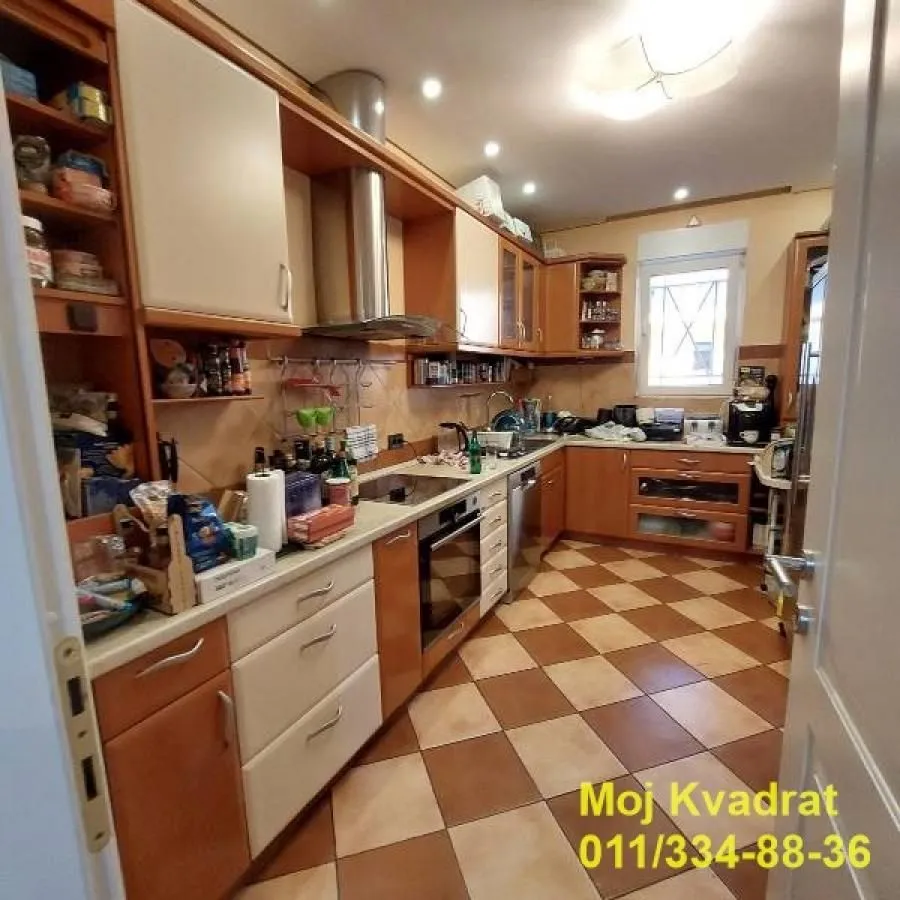 Sale, house, 400m², Banovo Brdo, Beograd