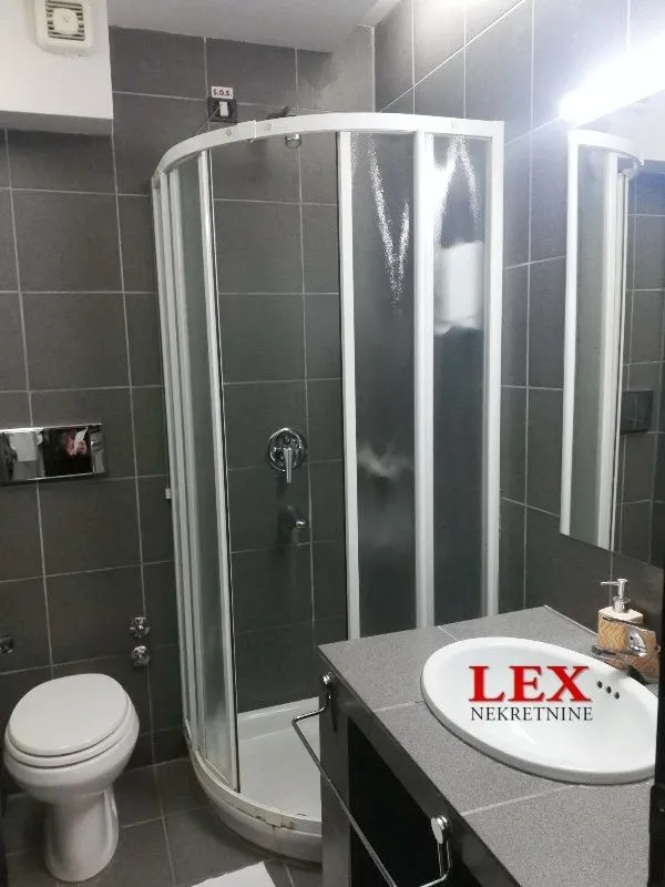 Sale, office space, 1100m², Raška, Srbija