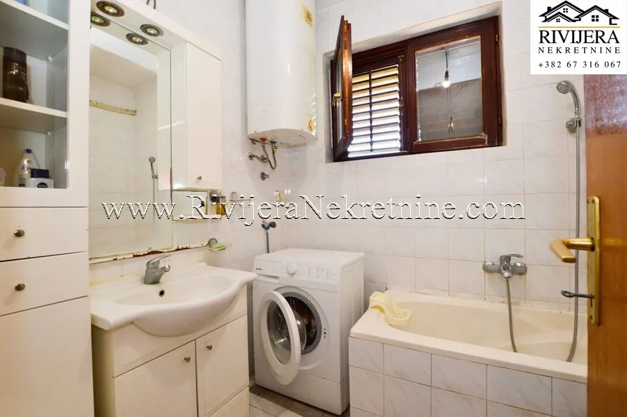 Prodaja, trosoban stan, 95m², Centar, Herceg Novi