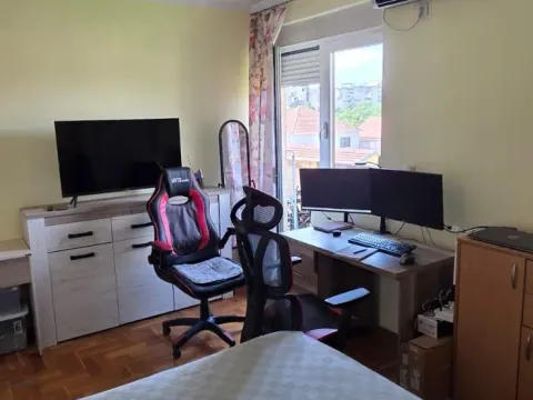 Prodaja, jednosoban stan, 46m², Dalmatinska ulica, Podgorica - image 2