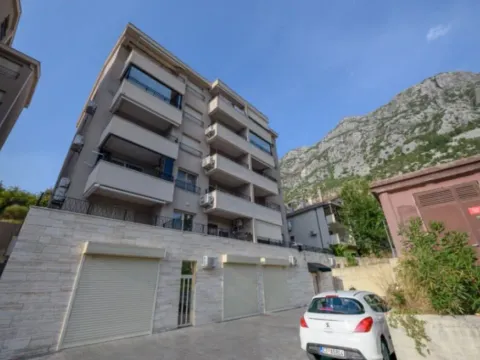 Rent, two bedroom apartment, 70m², Sveta Vrača, Kotor - image 12